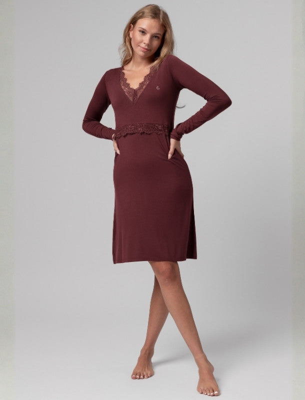 Pyjamas and sleep shirts